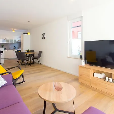 Sunshine Deluxe 80m2 With Pool, 50 M2 Garden Lounge And Outdoor Space Appartement Trogir