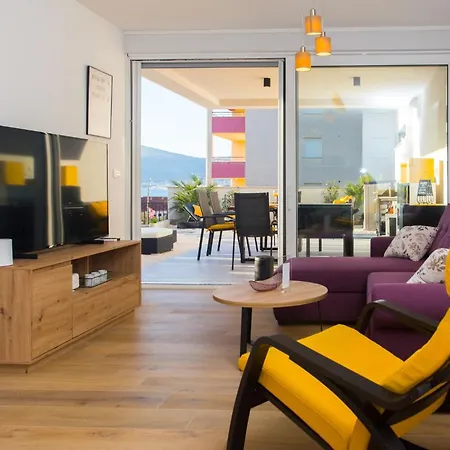 Sunshine Deluxe 80m2 With Pool, 50 M2 Garden Lounge And Outdoor Space *