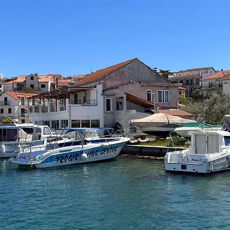 Apartmán Sunshine Deluxe 80m2 With Pool, 50 M2 Garden Lounge And Outdoor Space