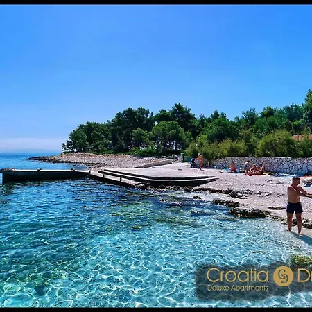 Sunshine Deluxe 80m2 With Pool, 50 M2 Garden Lounge And Outdoor Space