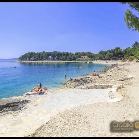 Appartement Sunshine Deluxe 80m2 With Pool, 50 M2 Garden Lounge And Outdoor Space Trogir