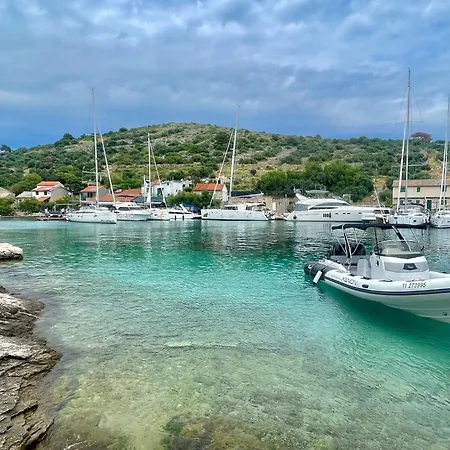 Sunshine Deluxe 80m2 With Pool, 50 M2 Garden Lounge And Outdoor Space Trogir