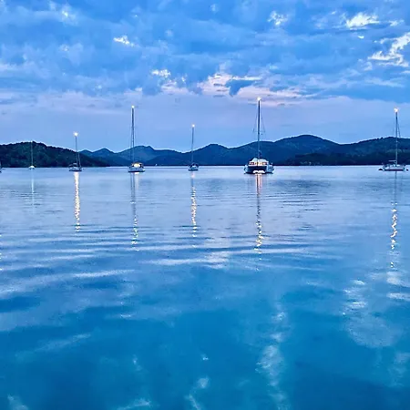 Sunshine Deluxe 80m2 With Pool, 50 M2 Garden Lounge And Outdoor Space * Trogir