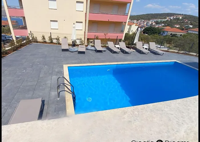 Lejlighed Sunshine Deluxe 80m2 With Pool, 50 M2 Garden Lounge And Outdoor Space *