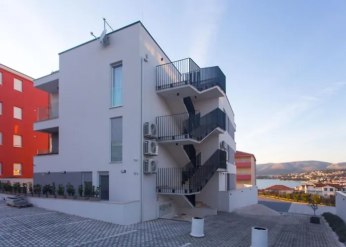 Sunshine Deluxe 80m2 With Pool, 50 M2 Garden Lounge And Outdoor Space Lejlighed