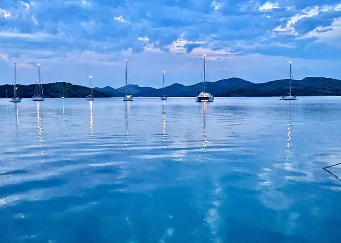 Sunshine Deluxe 80m2 With Pool, 50 M2 Garden Lounge And Outdoor Space * Trogir