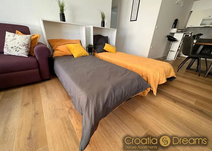 Sunshine Deluxe 80m2 With Pool, 50 M2 Garden Lounge And Outdoor Space * Trogir