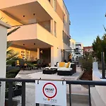 Appartamento Sunshine Deluxe 80m2 With Pool, 50 M2 Garden Lounge And Outdoor Space *
