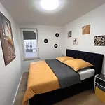 Sunshine Deluxe 80m2 With Pool, 50 M2 Garden Lounge And Outdoor Space Appartamento