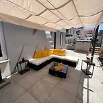 Sunshine Deluxe 80m2 With Pool, 50 M2 Garden Lounge And Outdoor Space * Traù