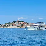 Sunshine Deluxe 80m2 With Pool, 50 M2 Garden Lounge And Outdoor Space