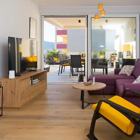 Lägenhet Sunshine Deluxe 80m2 With Pool, 50 M2 Garden Lounge And Outdoor Space *