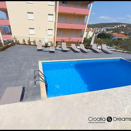 Apartament Sunshine Deluxe 80m2 With Pool, 50 M2 Garden Lounge And Outdoor Space *