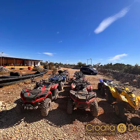 Sunshine Deluxe 80m2 With Pool, 50 M2 Garden Lounge And Outdoor Space Apartament Trogir