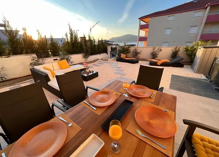 Sunshine Deluxe 80m2 With Pool, 50 M2 Garden Lounge And Outdoor Space