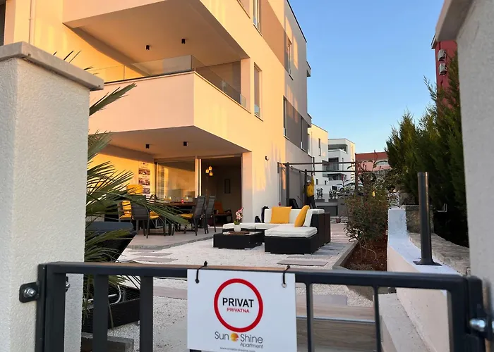Διαμέρισμα Sunshine Deluxe 80m2 With Pool, 50 M2 Garden Lounge And Outdoor Space *