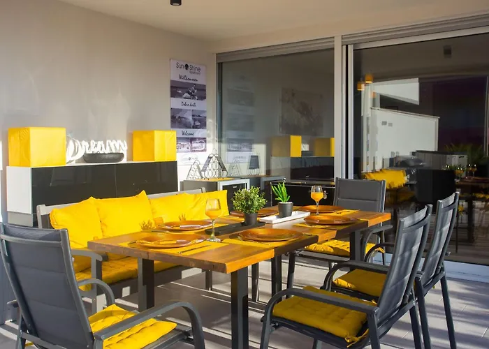 Sunshine Deluxe 80m2 With Pool, 50 M2 Garden Lounge And Outdoor Space